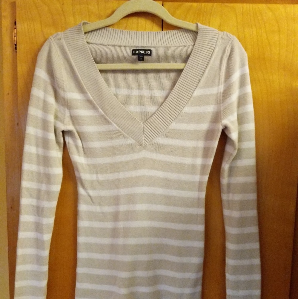 Light weight sweater